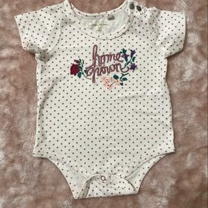 Home grown Jessica Simpson infant top